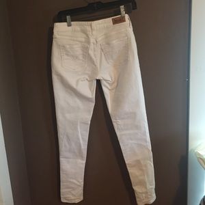 NWOT White Levis🔥🍑🔥🍑🔥🍑